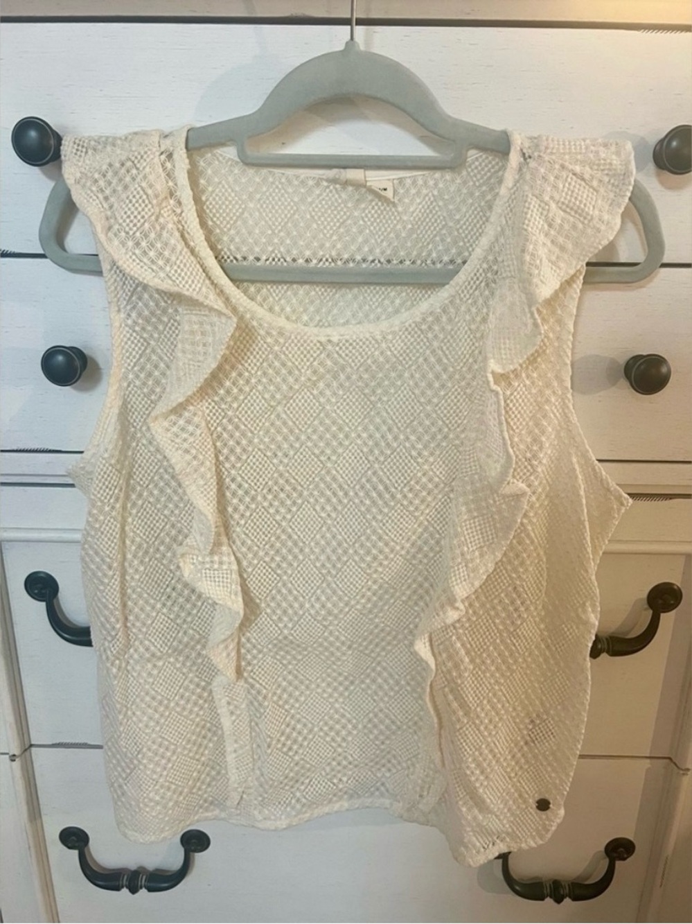 Ruffled Cream Sleeveless Lace-Textured Camisole